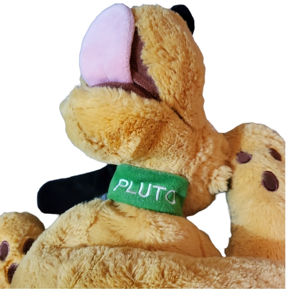 Pluto Plush Disney Store - Picture 5 of 5